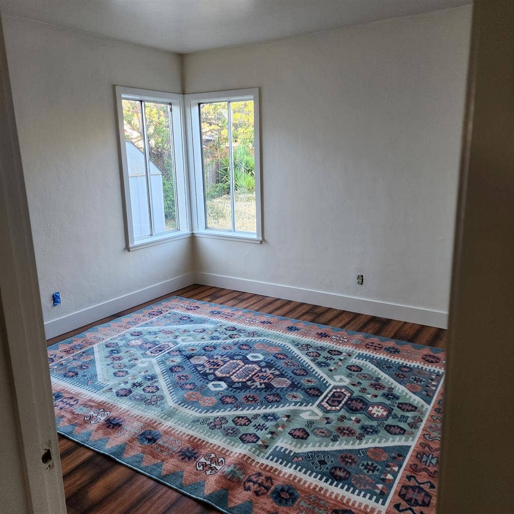 Private Bedroom in a Sunny RWC Home