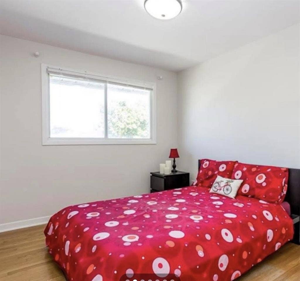 Room available for female student