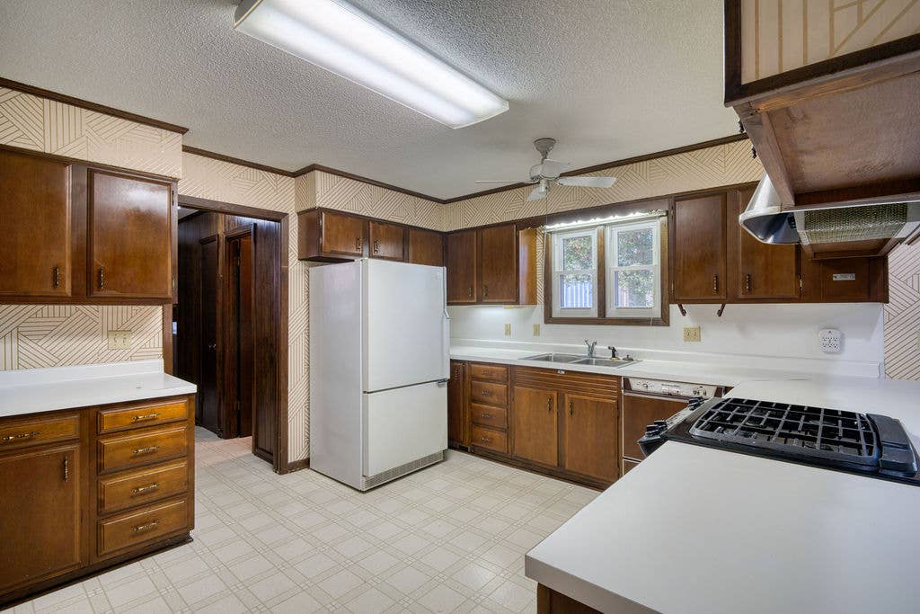 3 bedroom 2.5 bathroom House