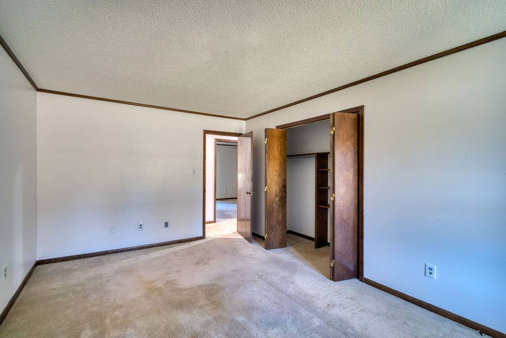 3 bedroom 2.5 bathroom House