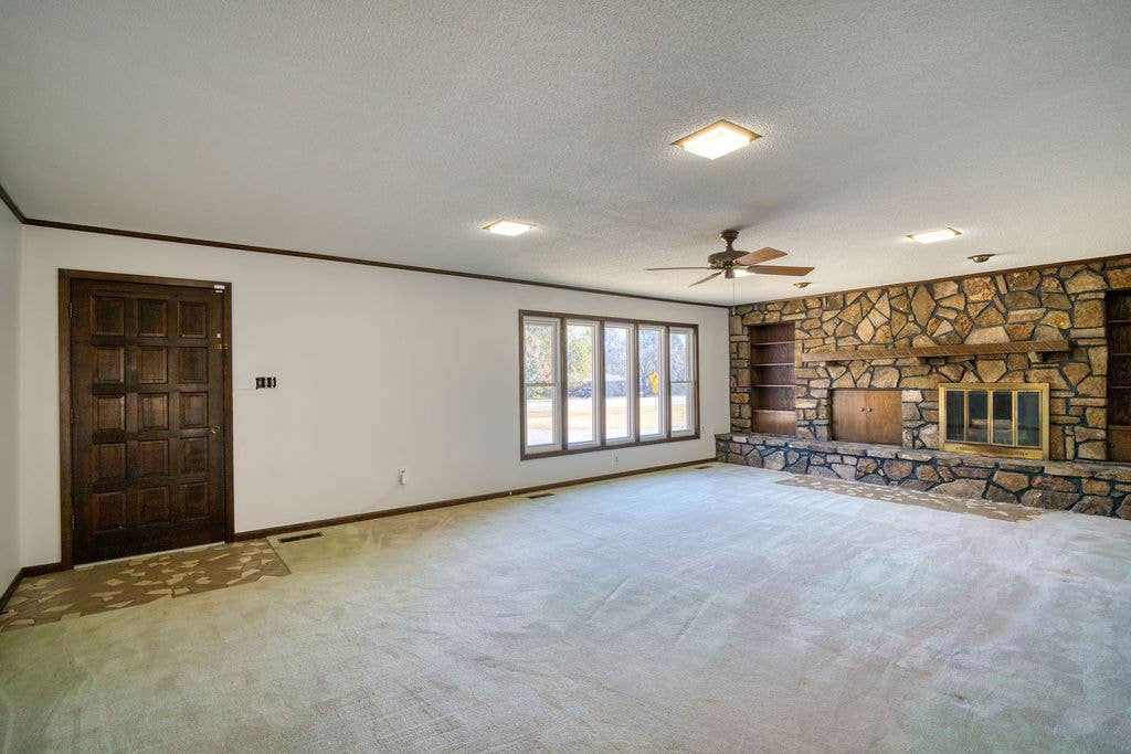 3 bedroom 2.5 bathroom House