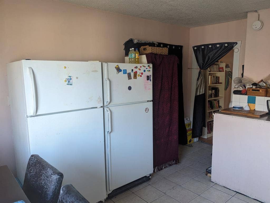 Grnd Flr Bdrm for 2 Months SUBLET
