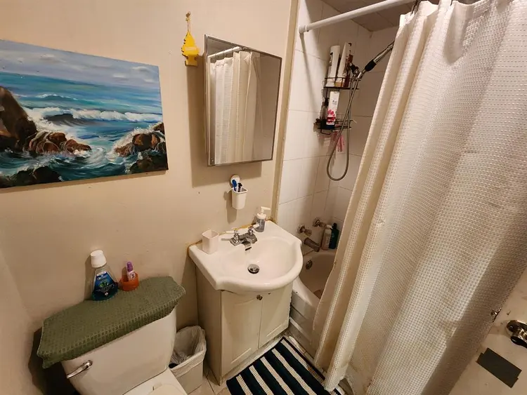 Grnd Flr Bdrm for 2 Months SUBLET