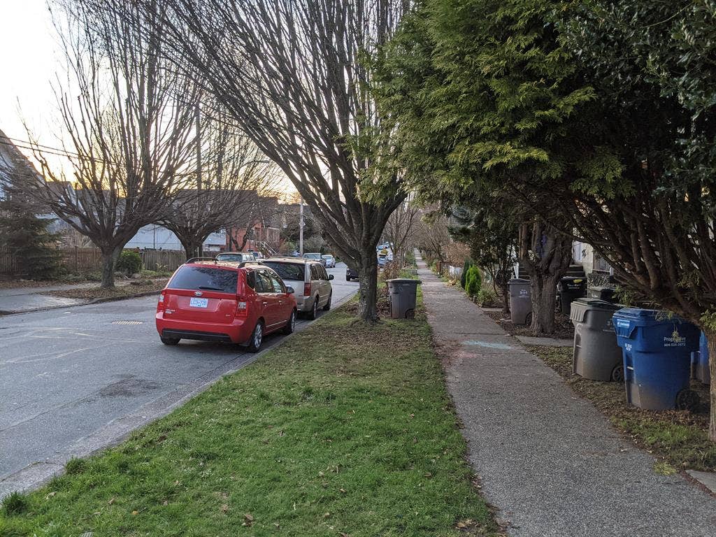 Grnd Flr Bdrm for 2 Months SUBLET