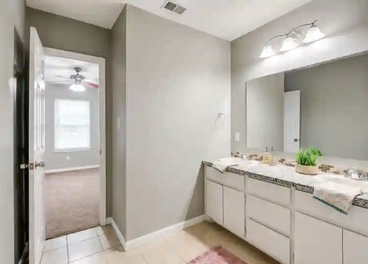 Looking for college tenants!