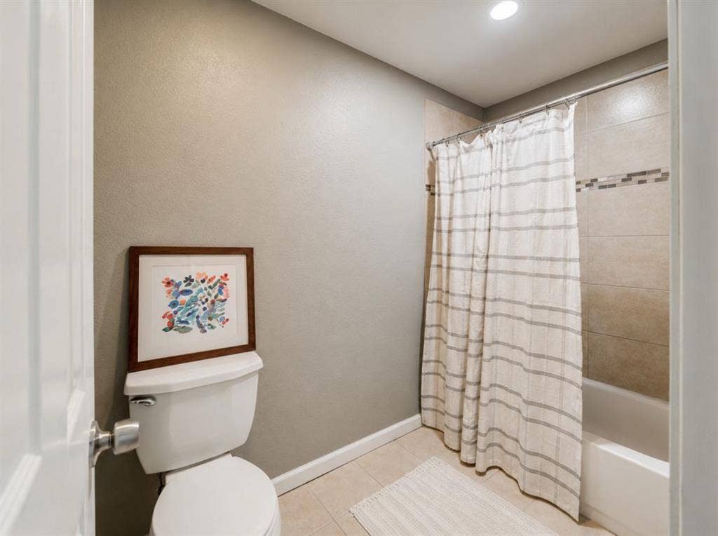 Looking for college tenants!