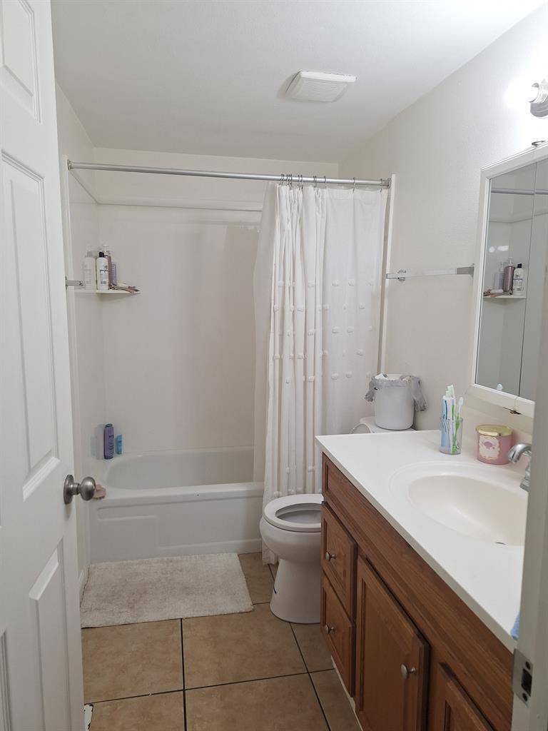Looking for a roommate