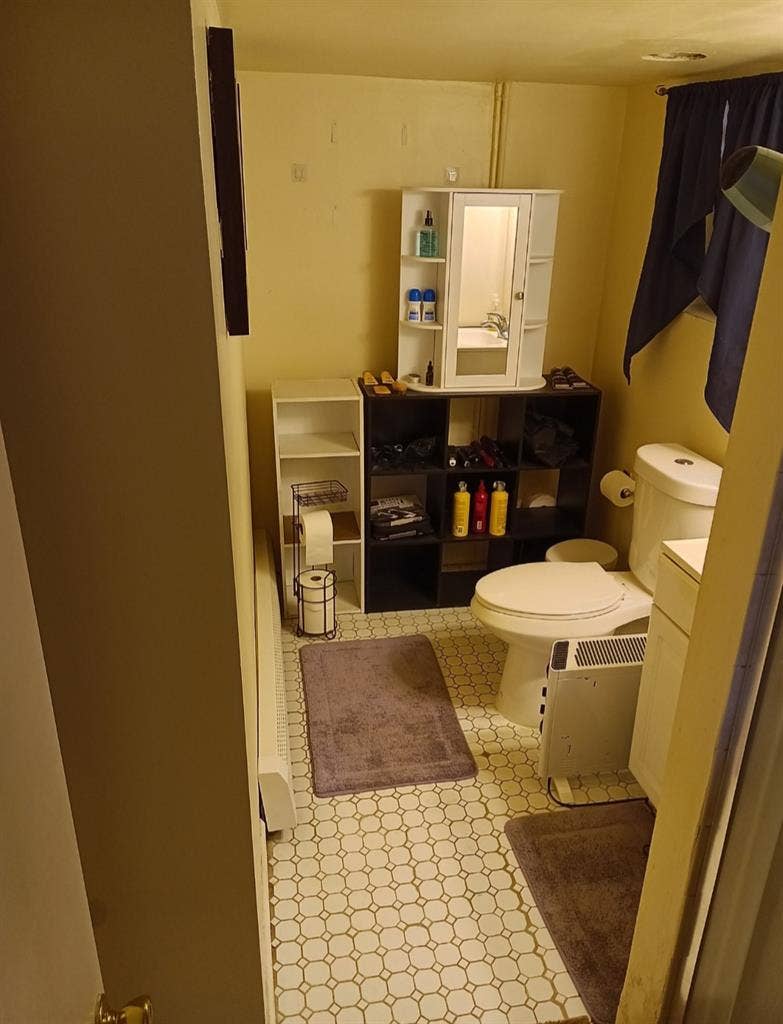 NICE STUDIO- UTILITIES INCLUDED!