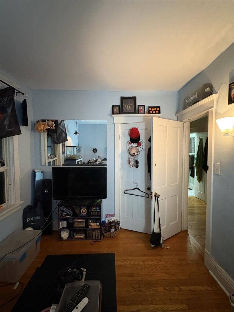 Looking for a Roommate