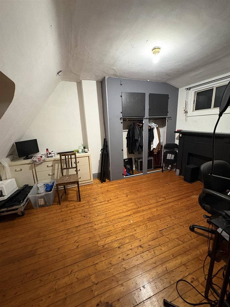 Looking for a Roommate