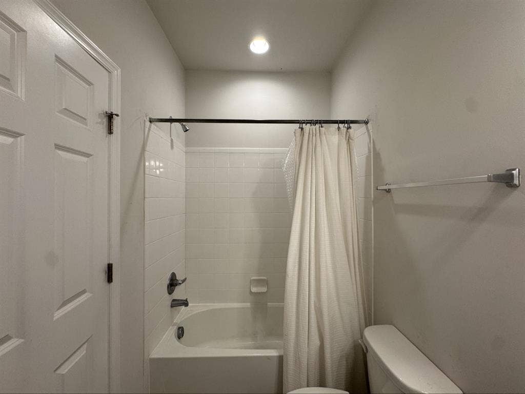 Private room w/ backyard: 1200/mo