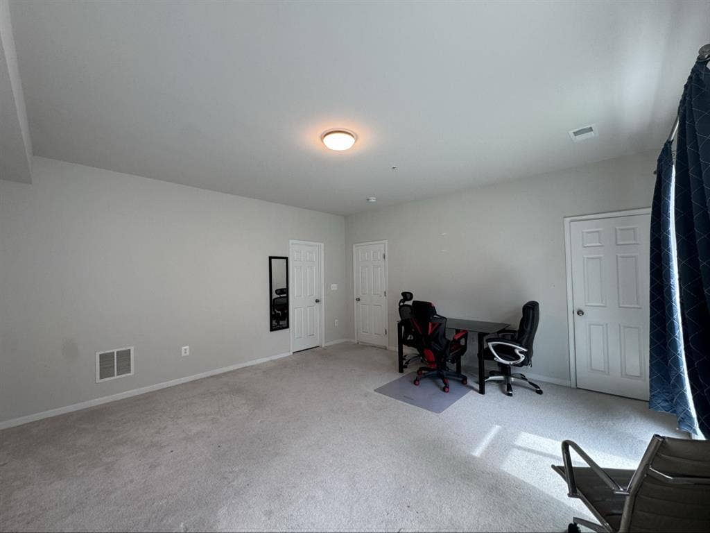 Private room w/ backyard: 1200/mo