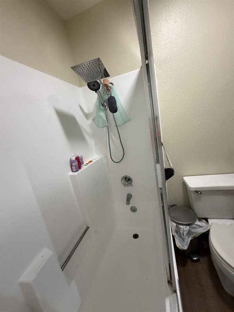 $1100/month Private room/bathroom