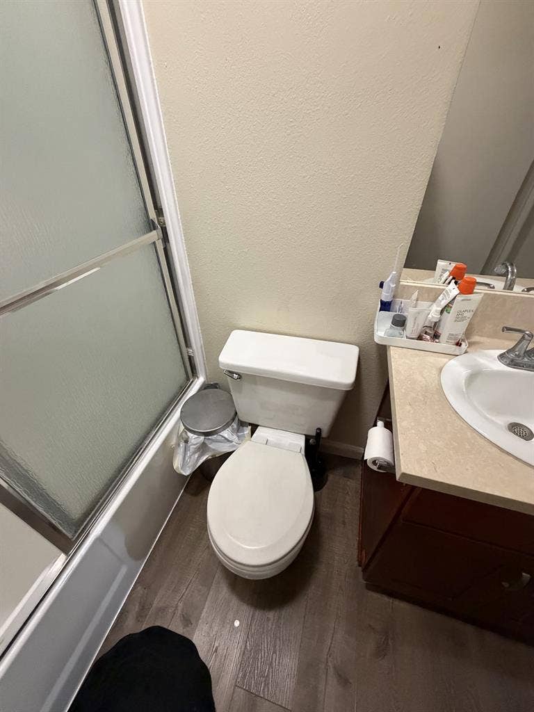 $1100/month Private room/bathroom