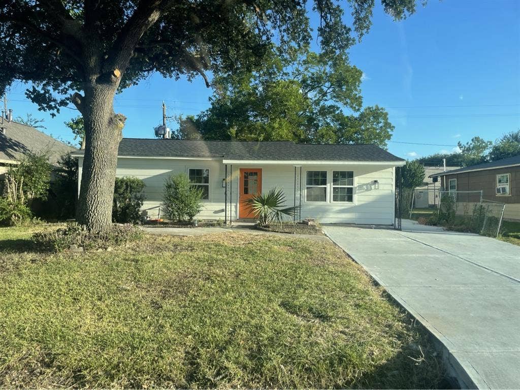 Rome for rent Near NRG- Female Only