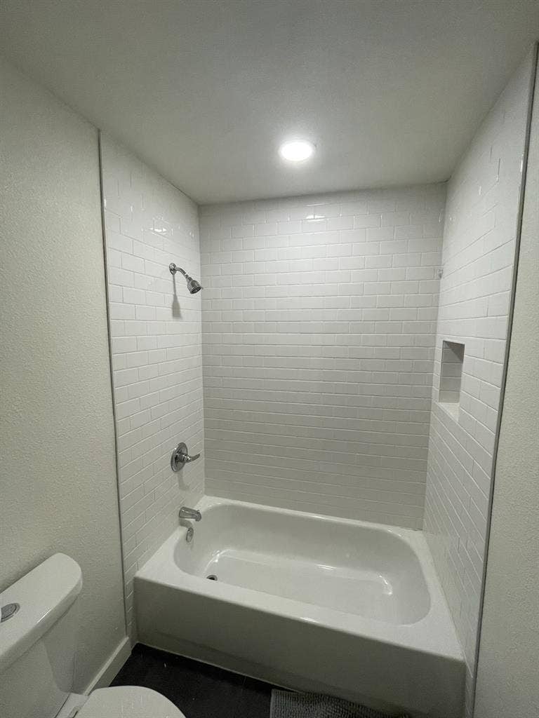 Master Bedroom for Rent Downtown!