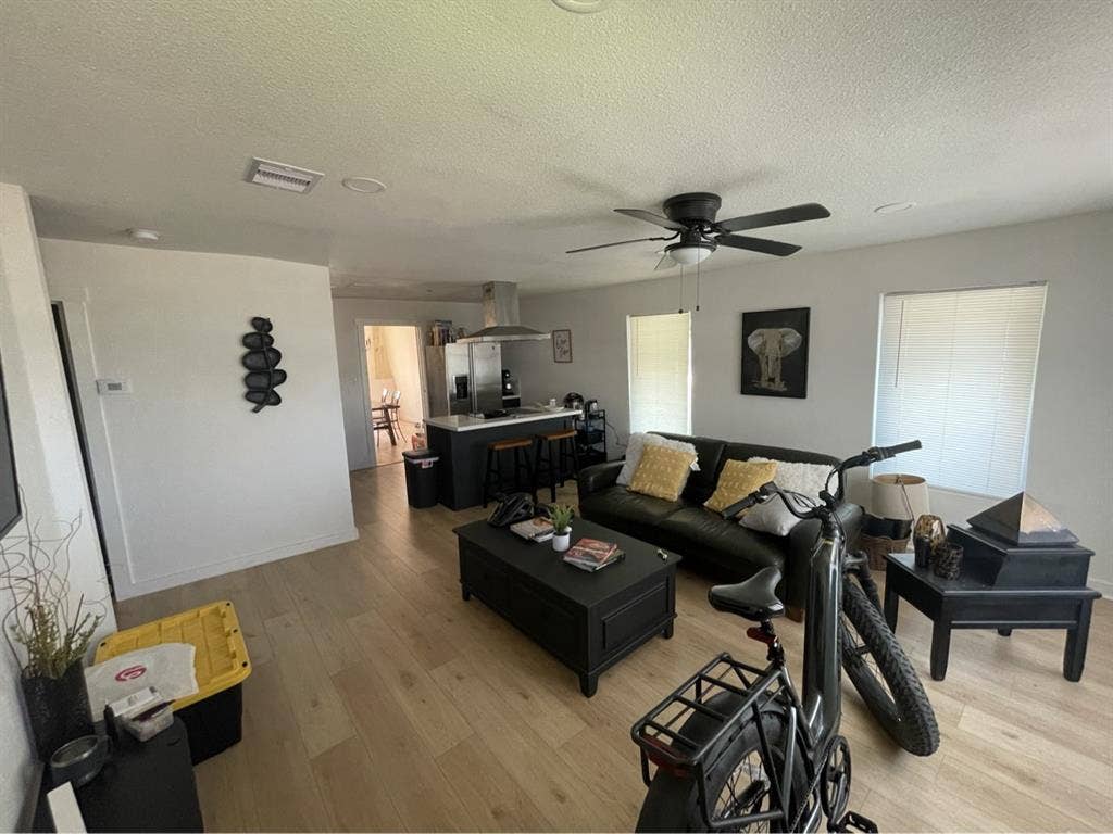 Master Bedroom for Rent Downtown!
