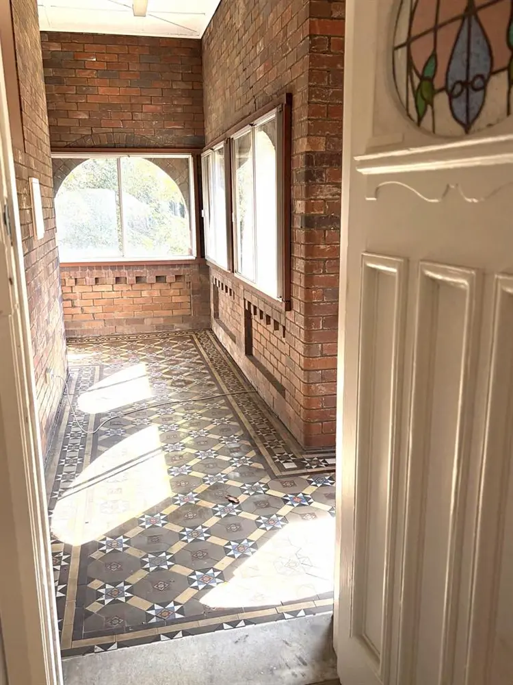 Rooms in large Manor House