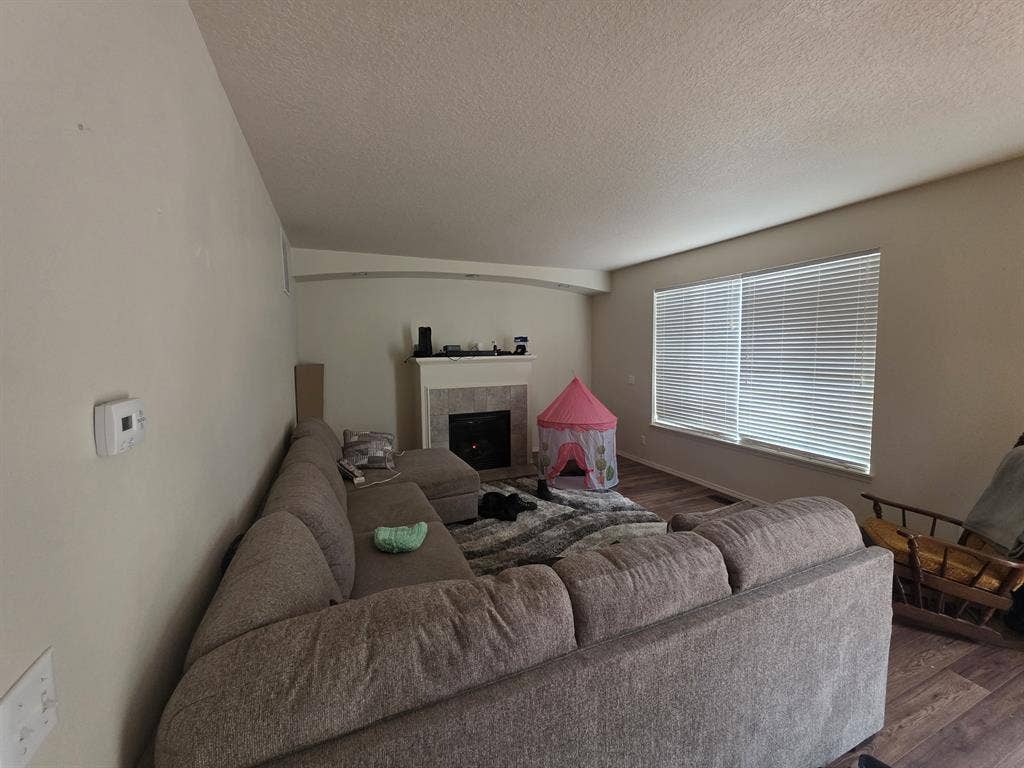 I have a room for rent in Aloha