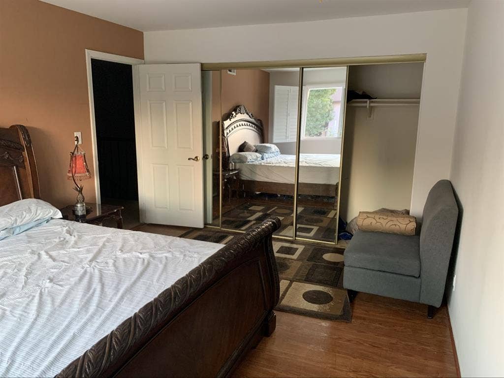 Two furnished rooms at Reseda,