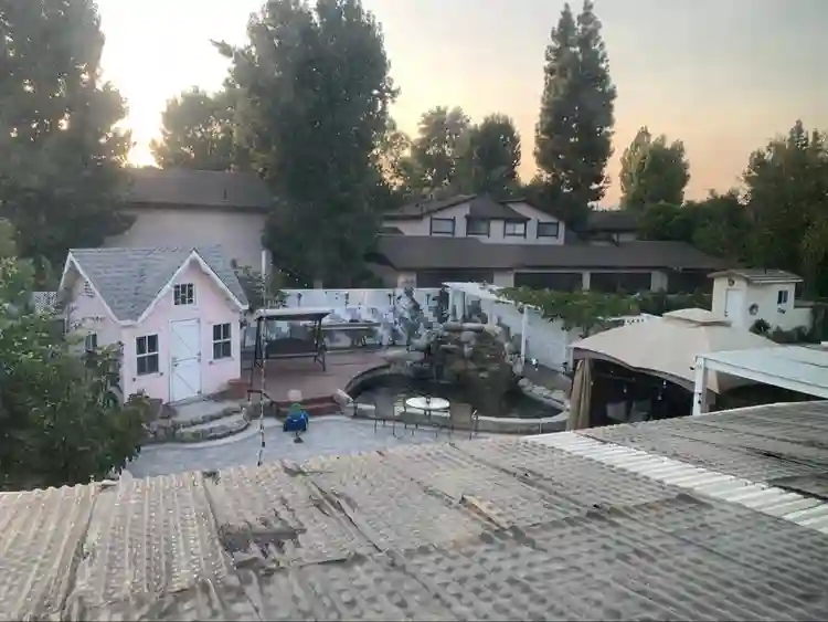 Two furnished rooms at Reseda,