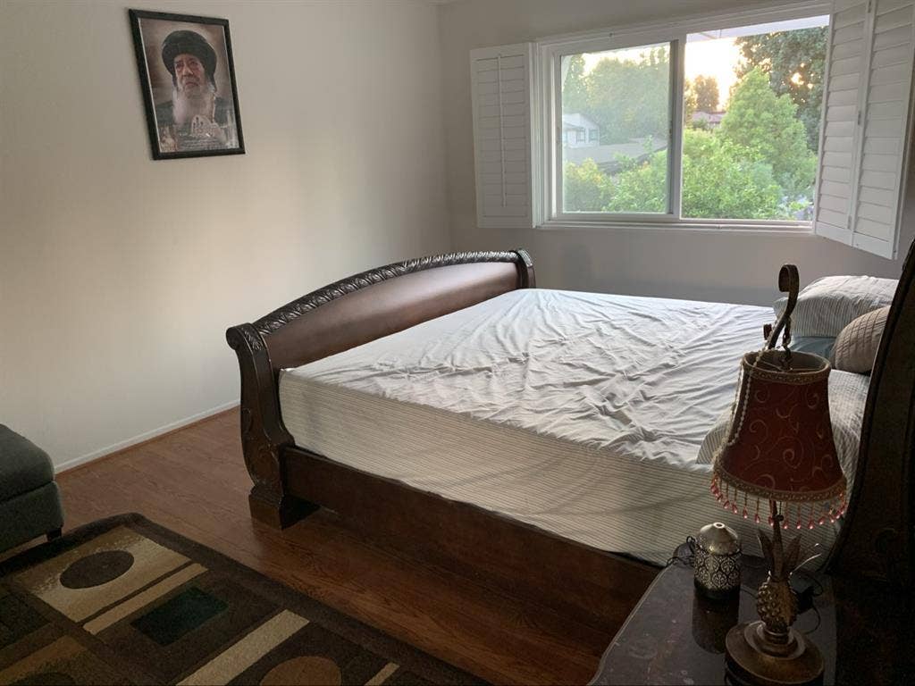 Two furnished rooms at Reseda,