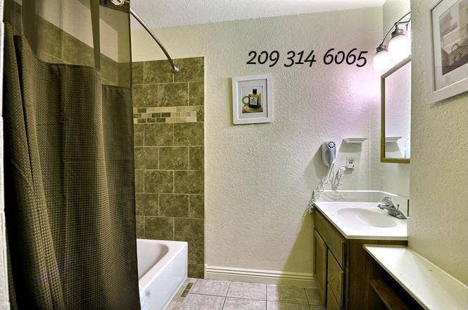 The Chelsea Apartments offers