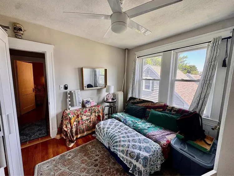 Nice & big rooms near T & Tufts 9/1