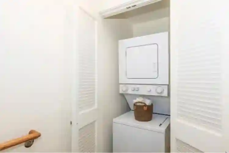 Townhome in beautiful Loma Portal!