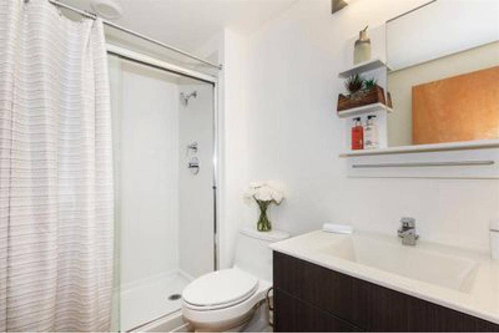 Townhome in beautiful Loma Portal!
