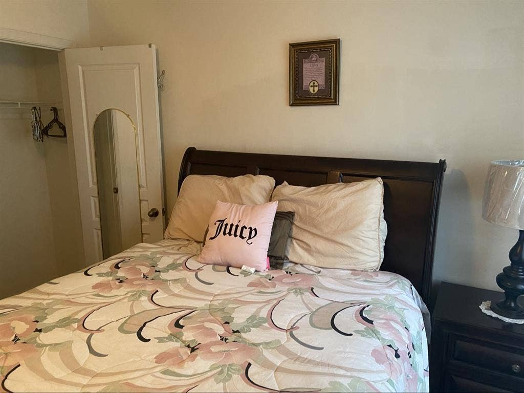 Roomate to share home