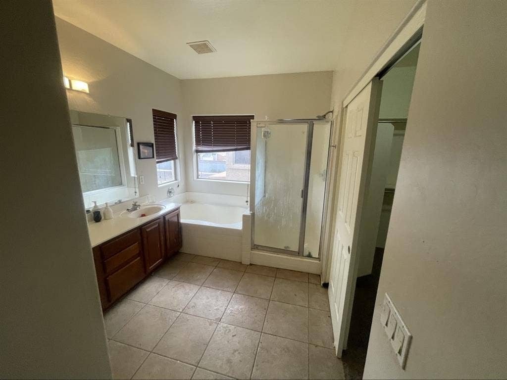 2 rooms 2 prices no utility bill