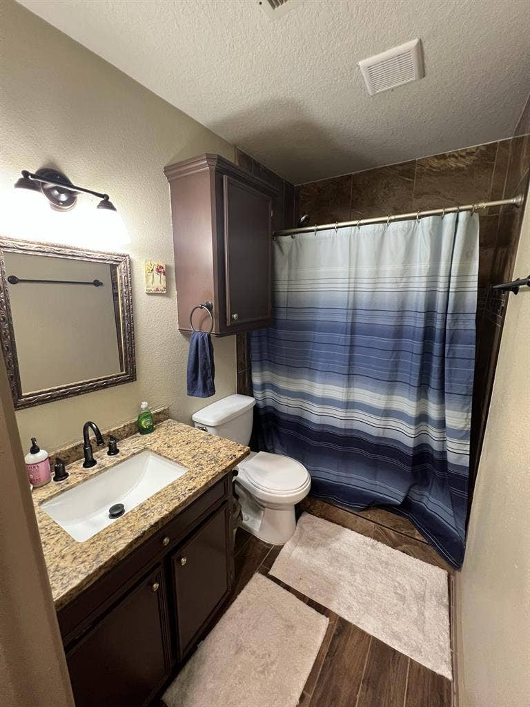 4 bed 2 full bath high speed WiFi