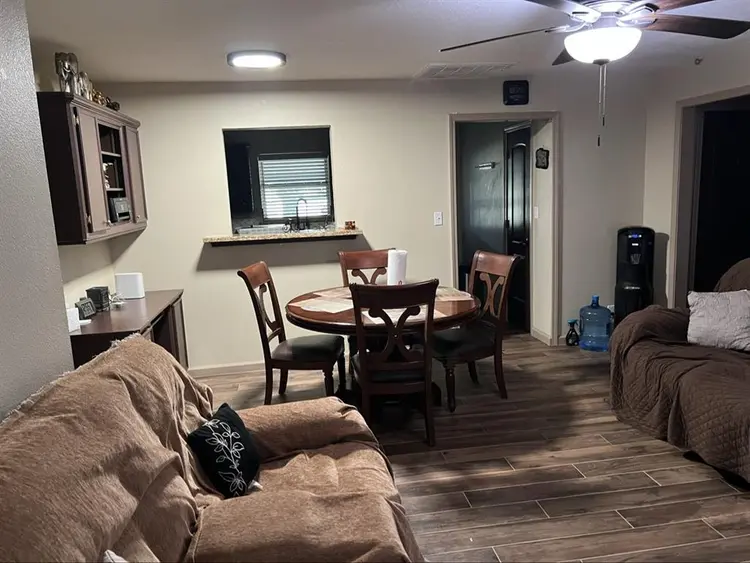 4 bed 2 full bath high speed WiFi