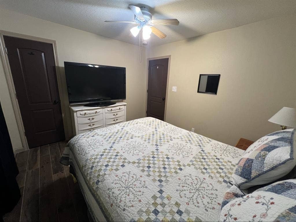 4 bed 2 full bath high speed WiFi
