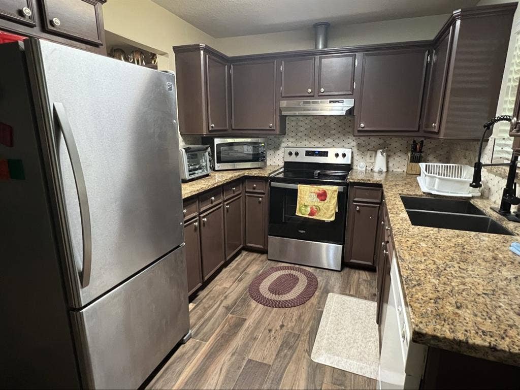4 bed 2 full bath high speed WiFi