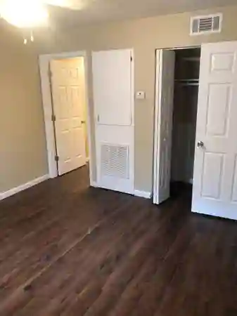 1 Bed 1 bath looking for a teenant