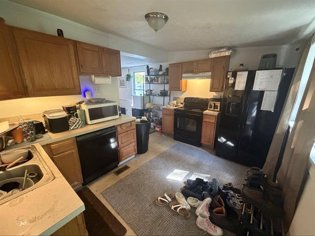 Need one more roommate