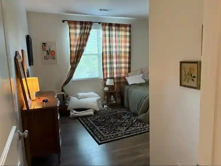 SEP 1 Subletter Malden 1bed apt