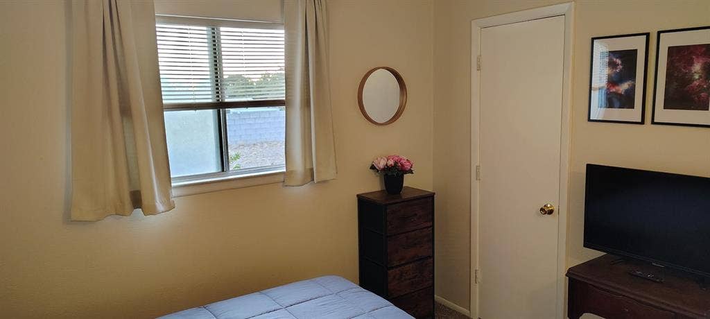 Furnished Room Utilities INCLUDED