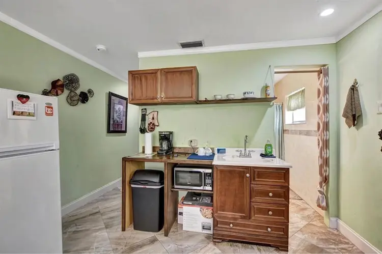 Efficiency for rent in Boca Raton