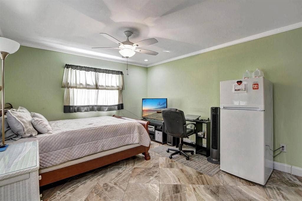 Efficiency for rent in Boca Raton