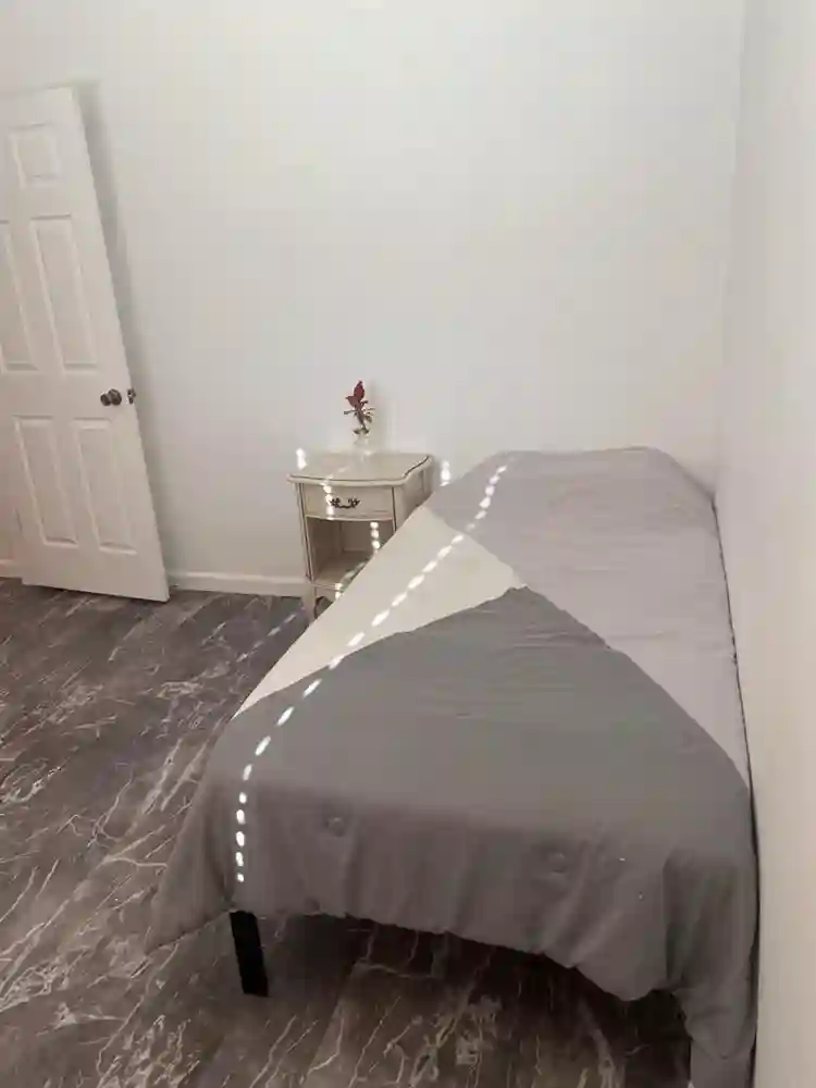 Southeast Merced Room 4 rent Female