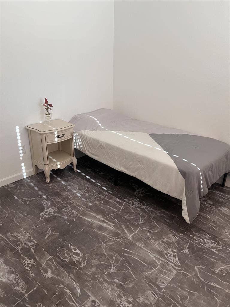 Southeast Merced Room 4 rent Female
