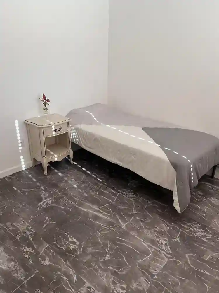 Southeast Merced Room 4 rent Female