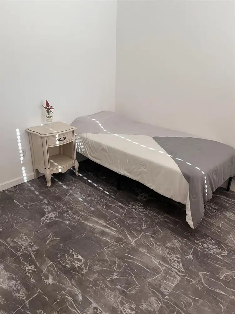 Southeast Merced Room 4 rent Female