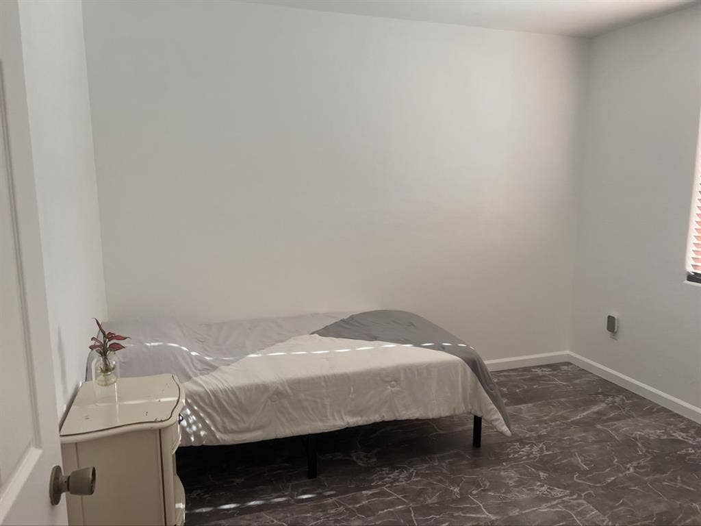 Southeast Merced Room 4 rent Female
