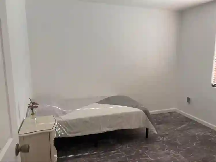 Southeast Merced Room 4 rent Female