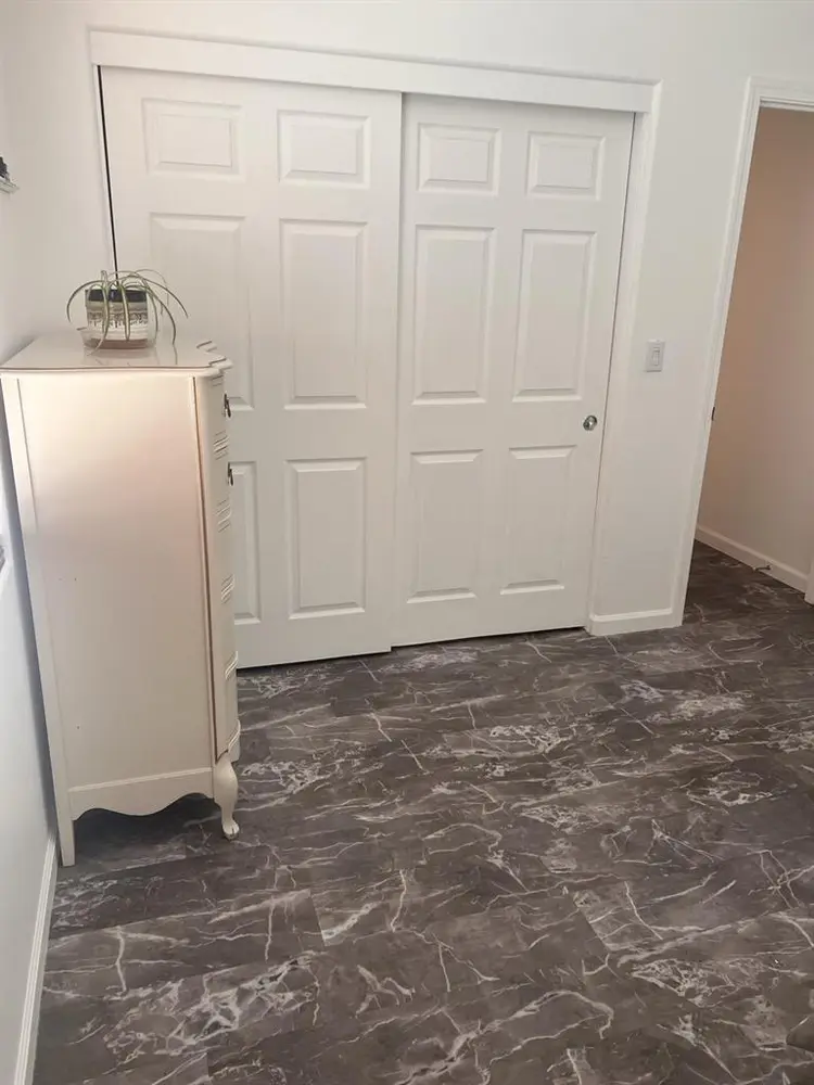 Southeast Merced Room 4 rent Female