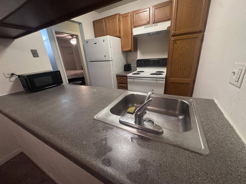 Looking for a Roommate – Furnished